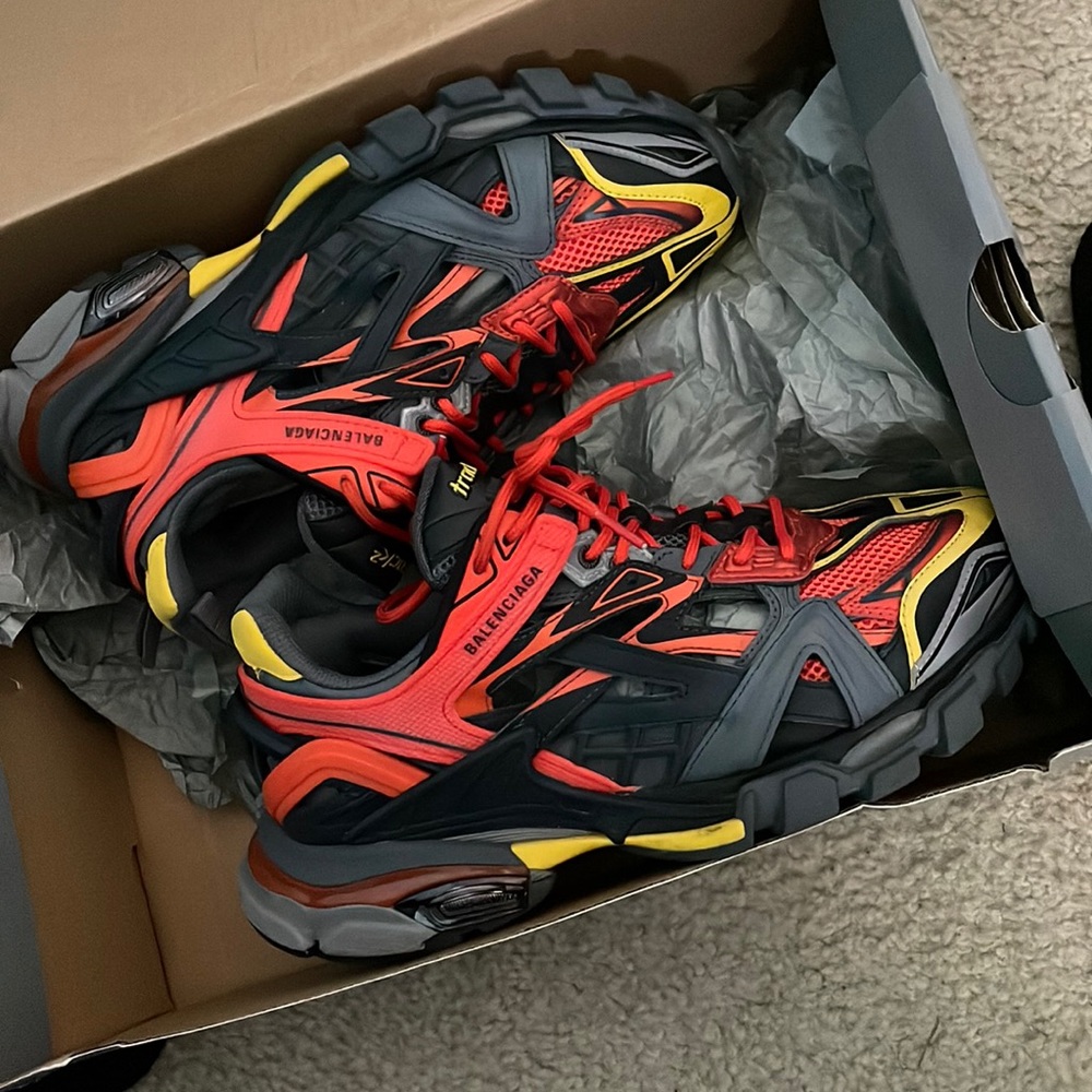 Balenciaga track 2 size 8 men great condition